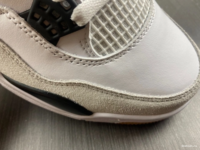 One Kick Retro Jordan SB 4 DR5415-100 0714